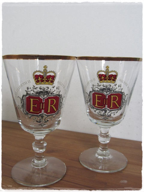 画像: 1952-1977 エリザベス女王シルバージュビリーのペアグラス