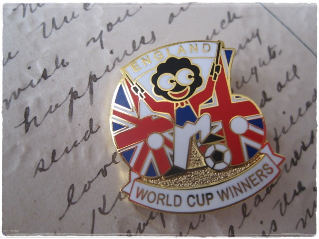 画像: Golly★ゴーリーピンバッジEngland/World Cup Winners 66